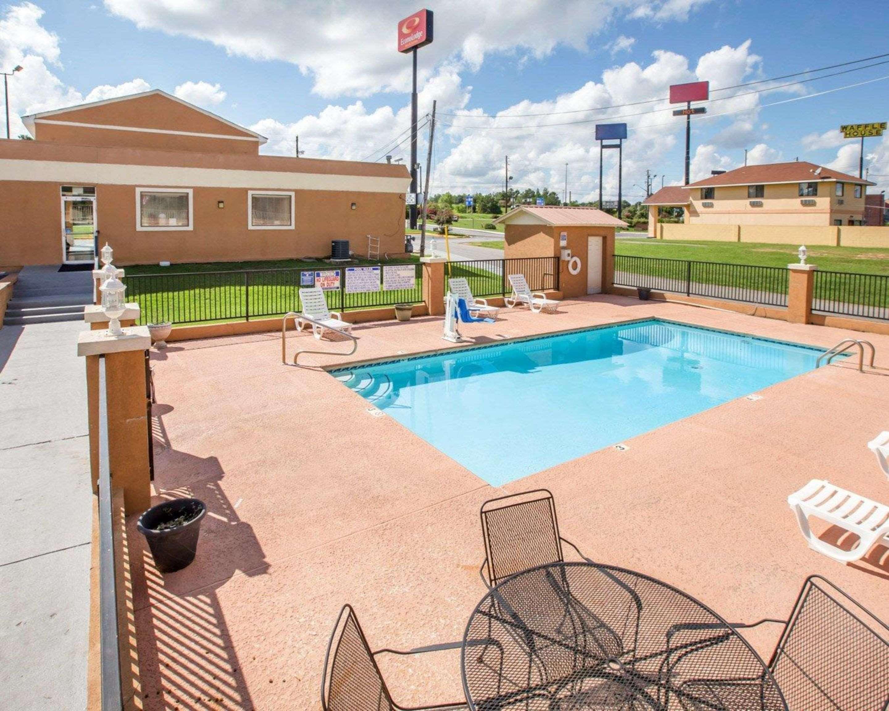Econo Lodge Inn & Suites Macon Exterior foto