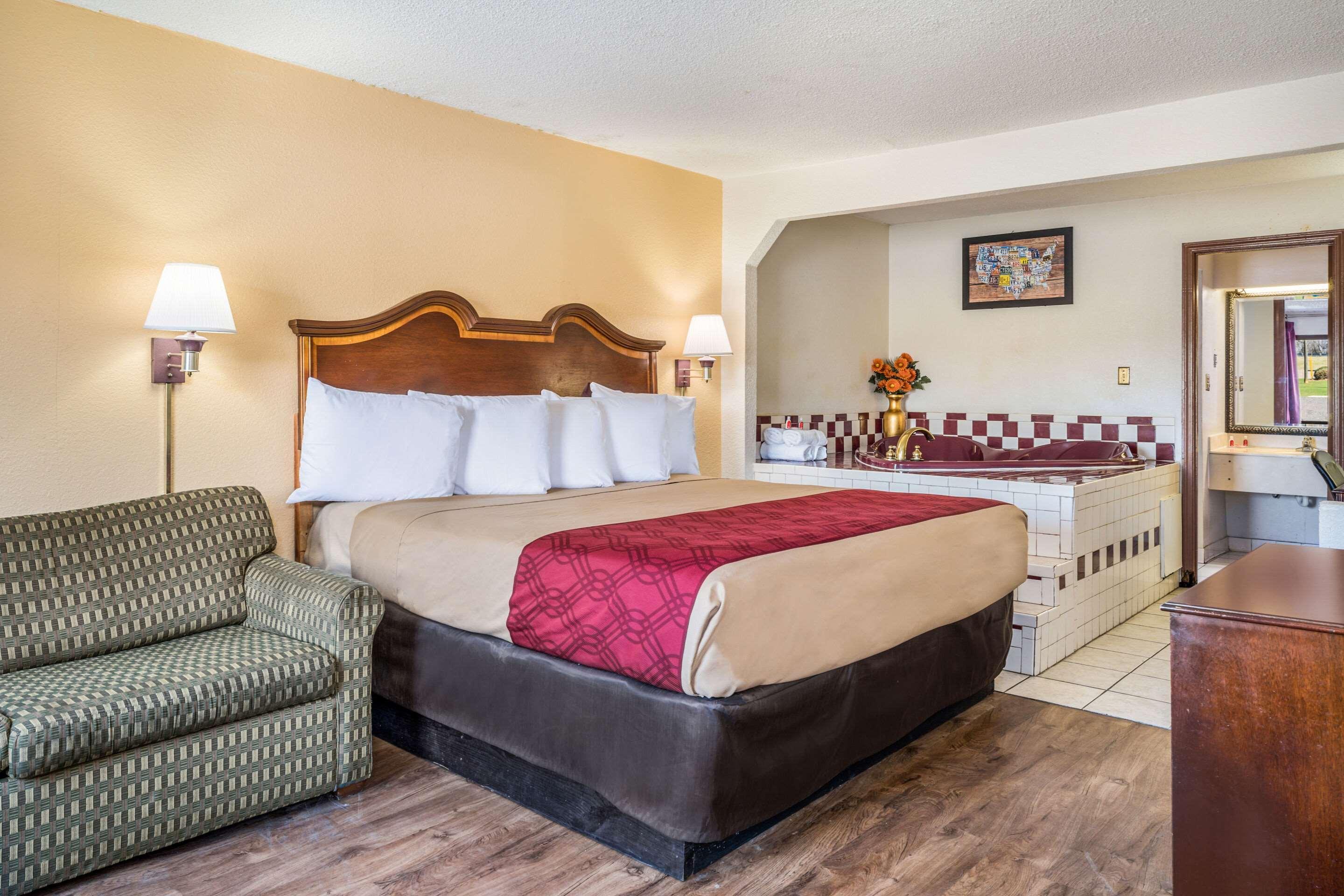 Econo Lodge Inn & Suites Macon Exterior foto