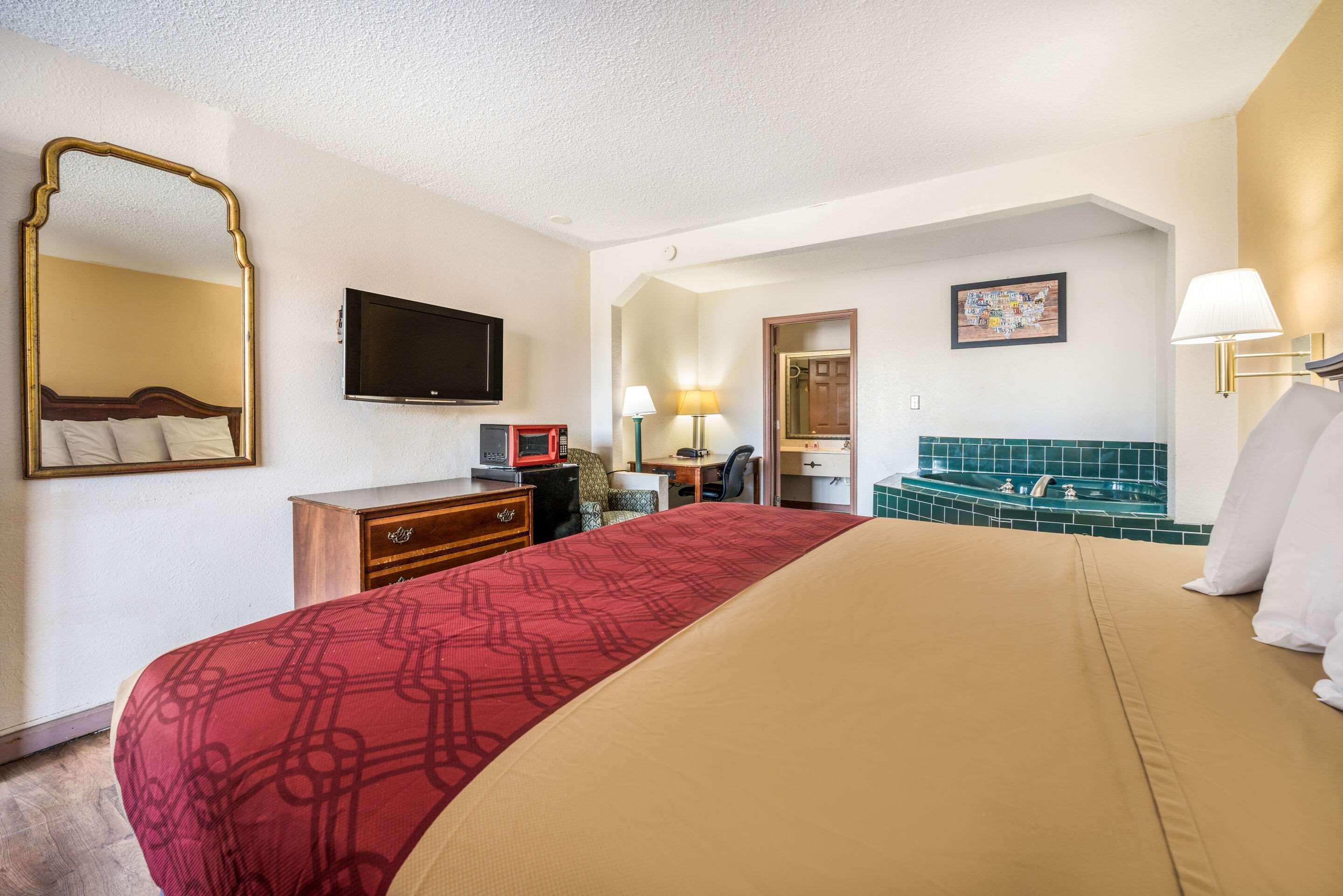 Econo Lodge Inn & Suites Macon Exterior foto