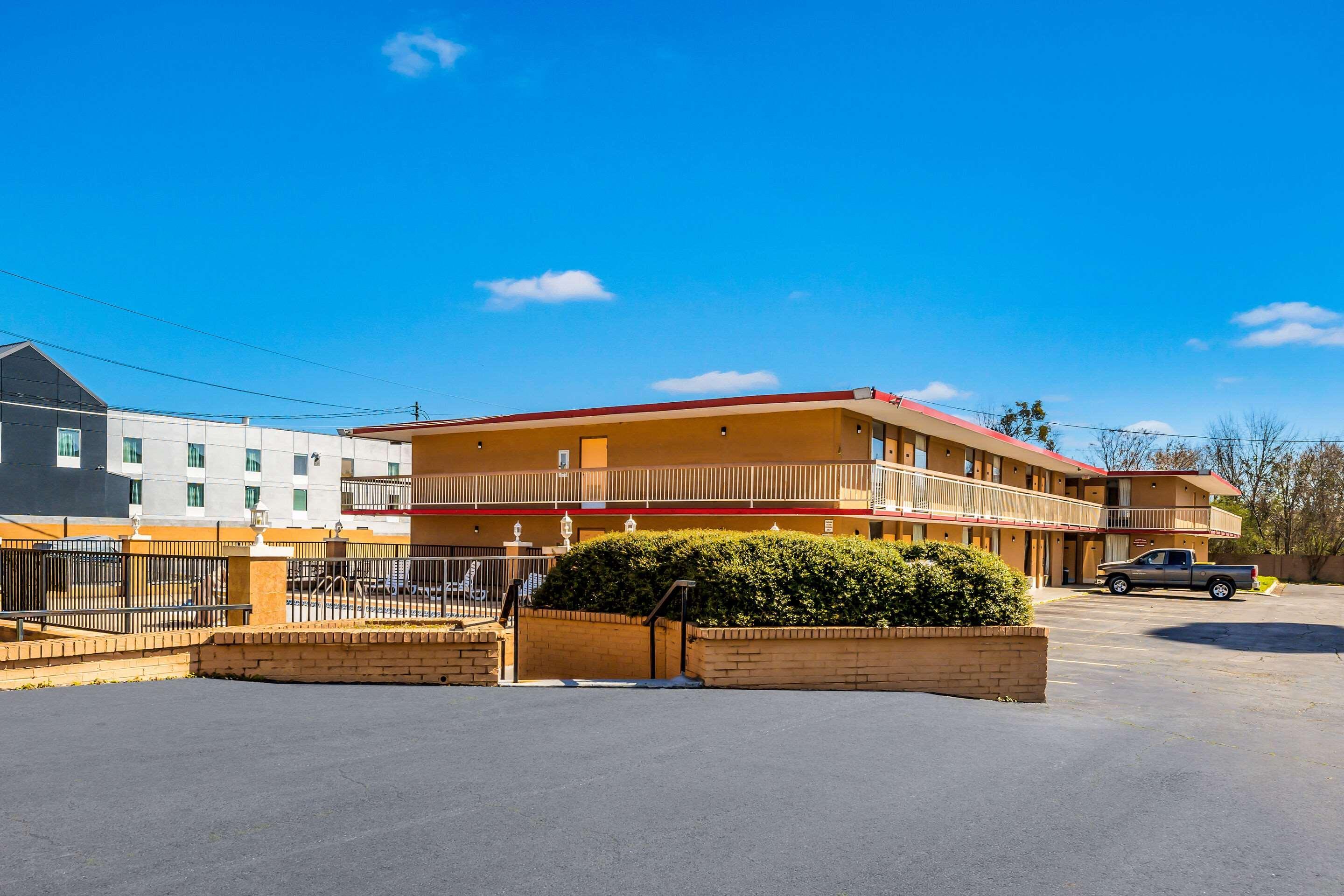 Econo Lodge Inn & Suites Macon Exterior foto