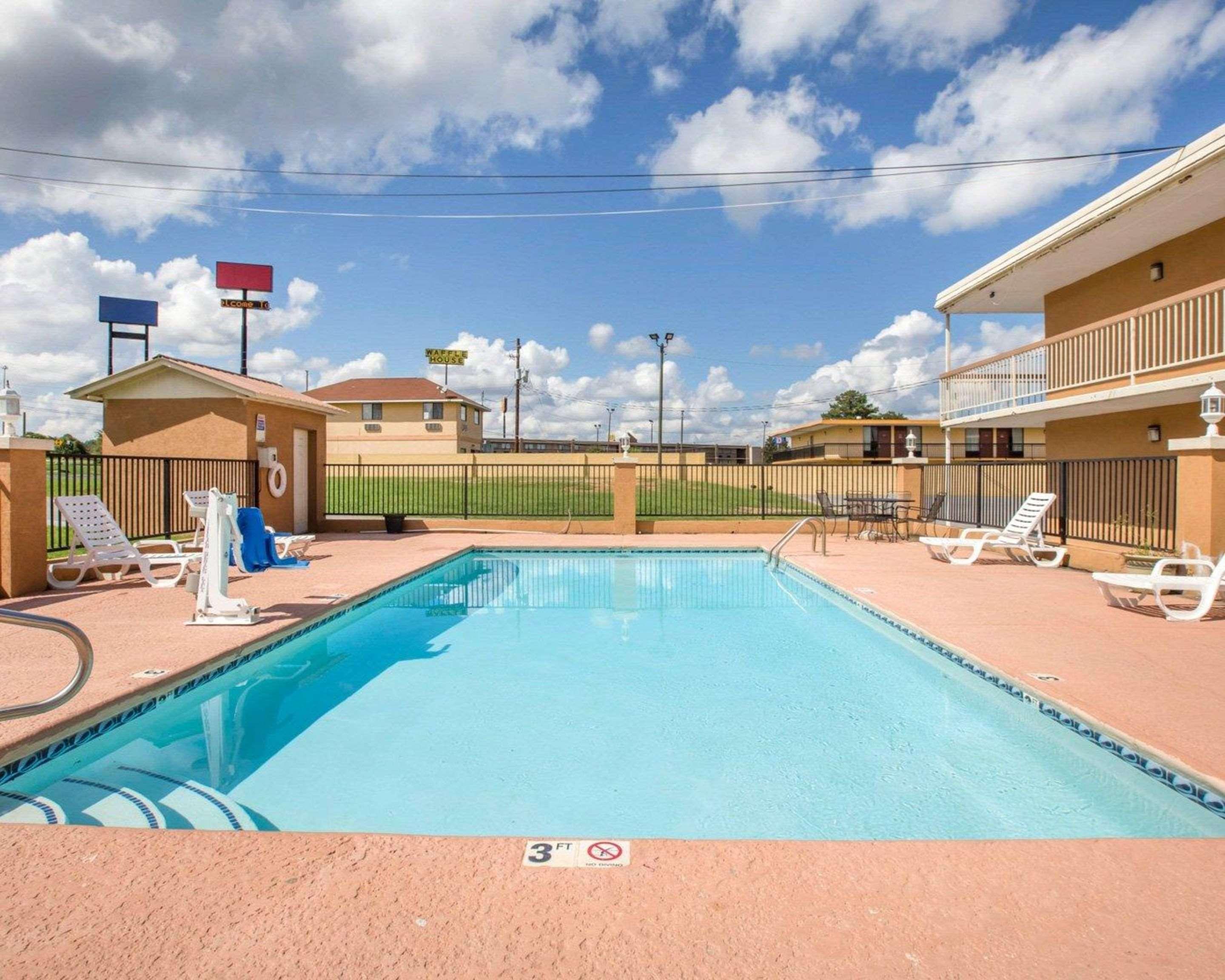 Econo Lodge Inn & Suites Macon Exterior foto